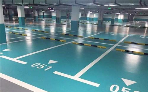 尖扎尖扎环氧地坪中涂：构筑坚固地面的关键环节
